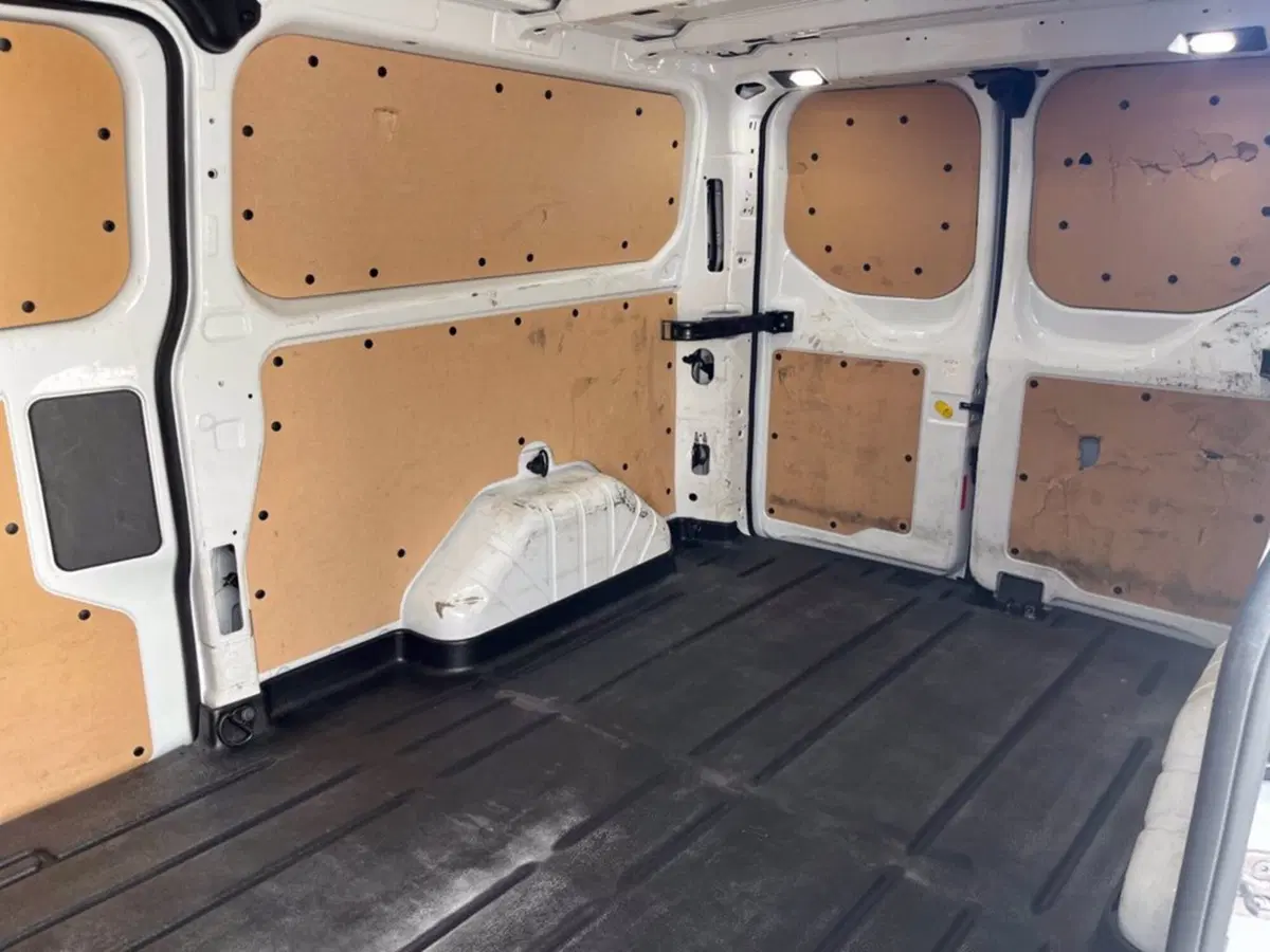 Ford Transit Custom Furgone usata a Milano (13)