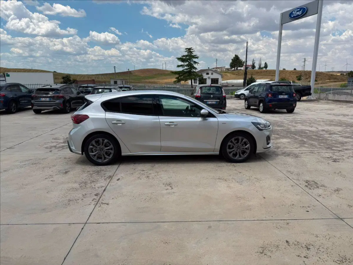 Ford Focus usata a Matera (8)