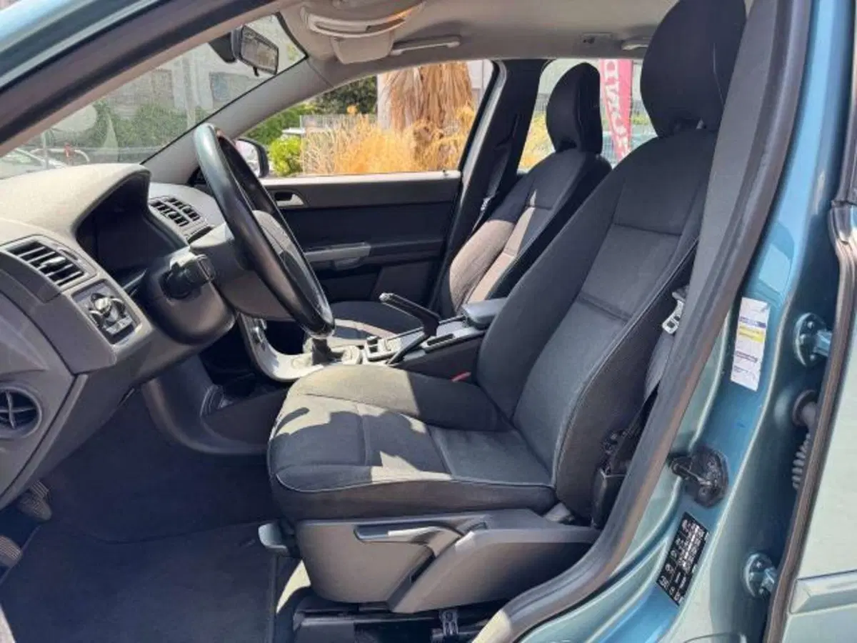Volvo V50 usata a Savona (11)