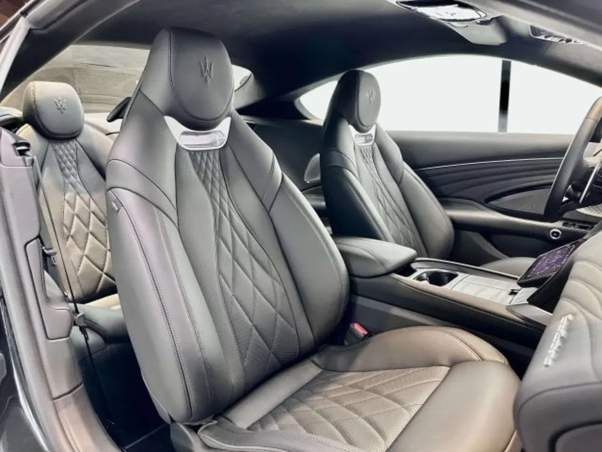 Maserati Granturismo nuova a Torino (13)