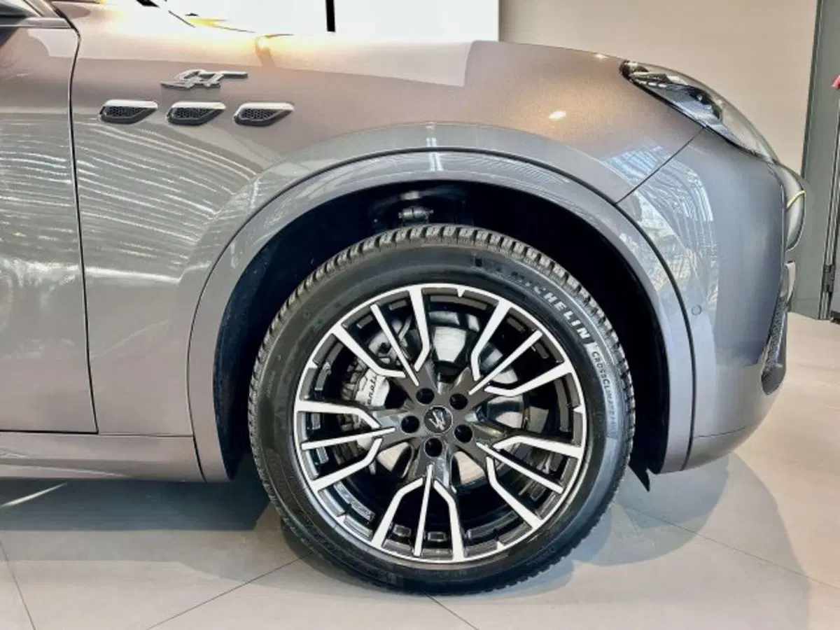 Maserati Grecale usata a Torino (4)