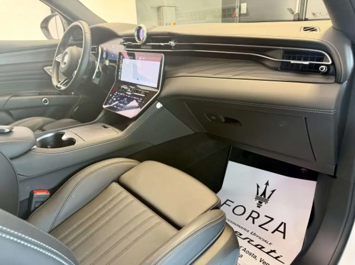 Maserati Grecale usata a Torino (13)