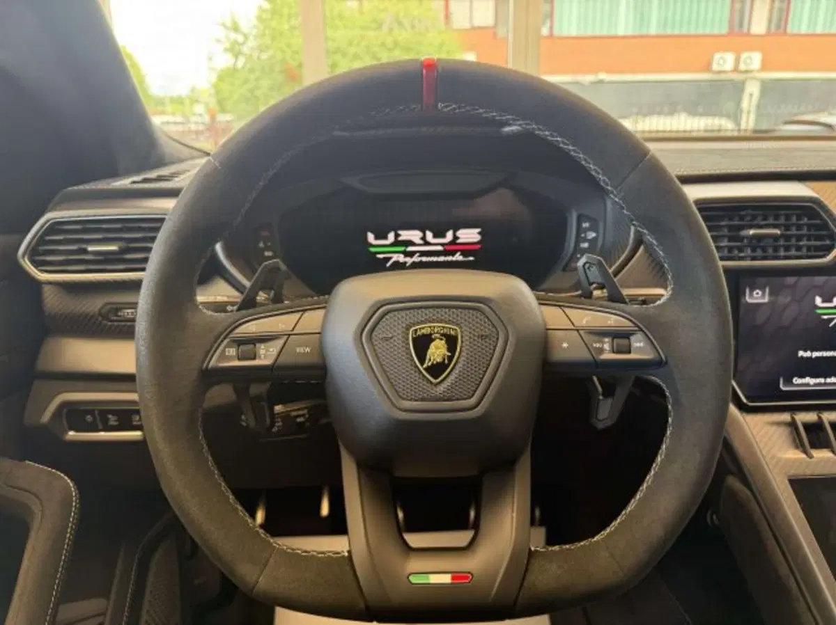 Lamborghini Urus usata a Torino (5)