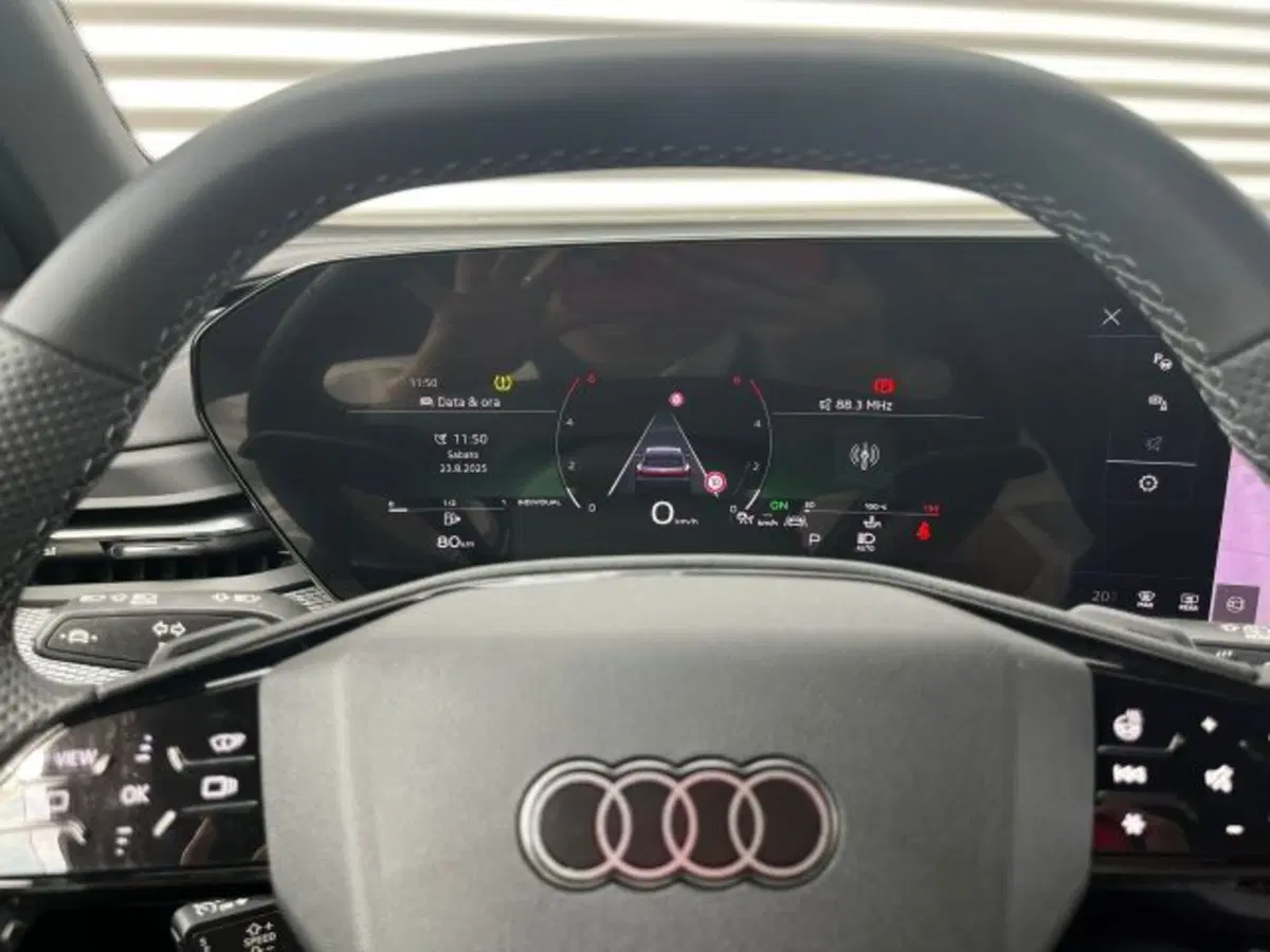 Audi Q5 Sportback nuova a Treviso (4)