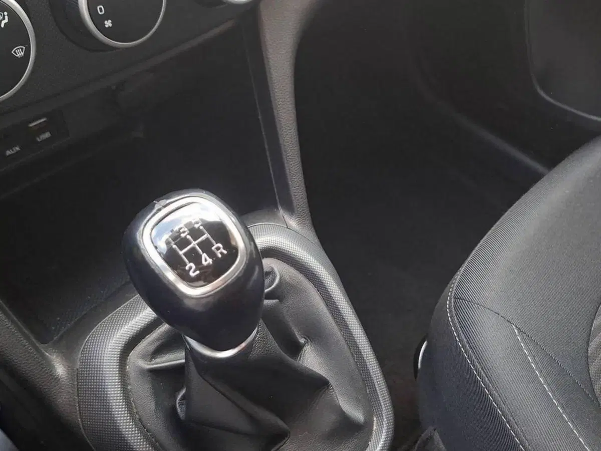 Hyundai i10 usata a Torino (8)