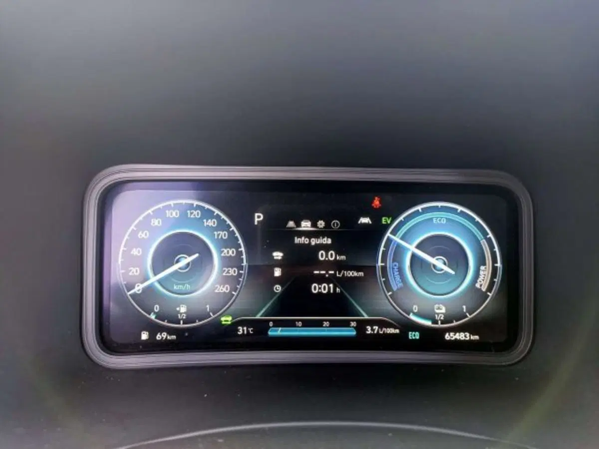 Hyundai Kona usata a Firenze (8)