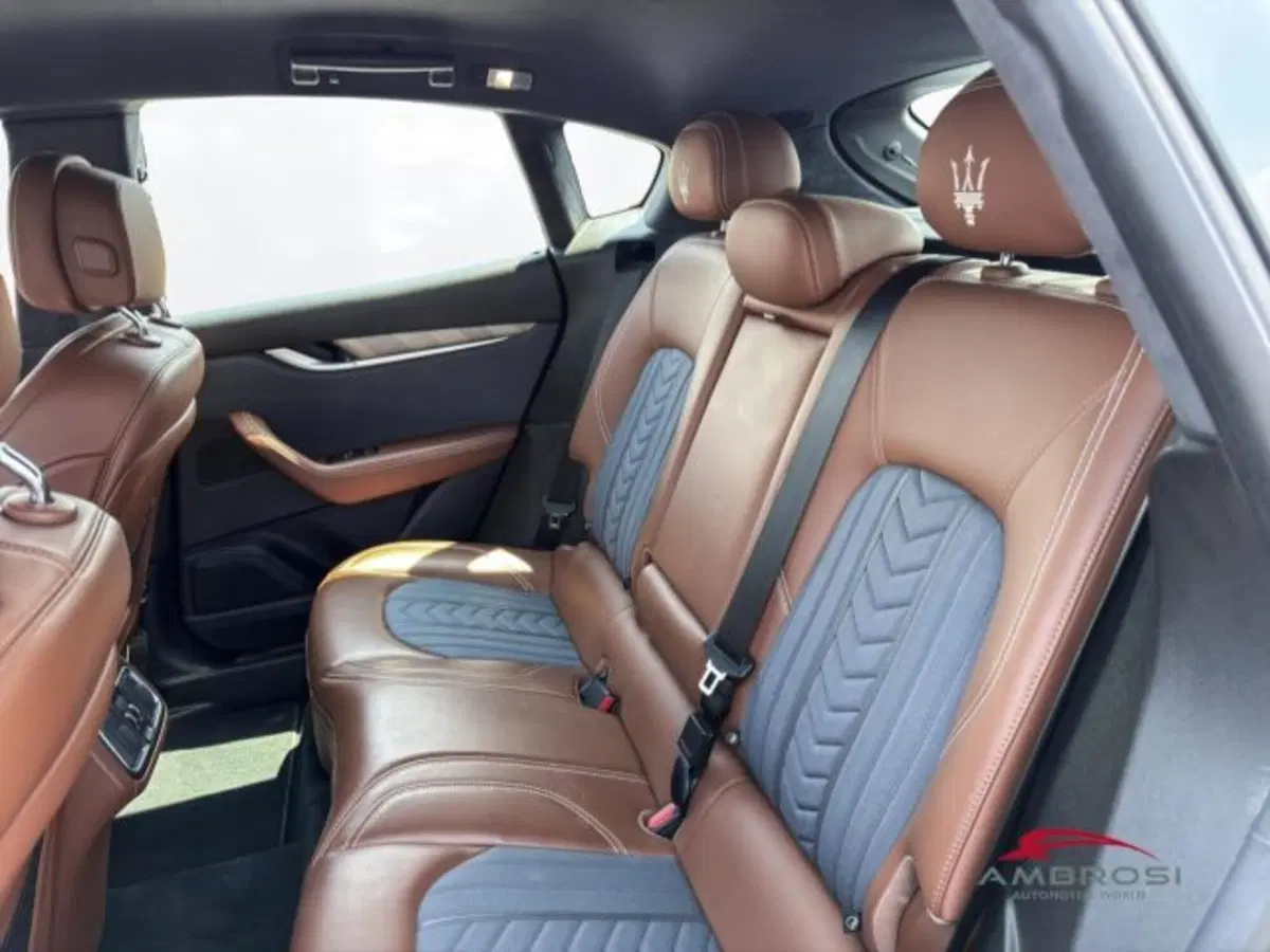 Maserati Levante usata a Perugia (11)
