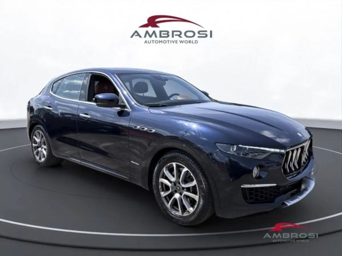 Maserati Levante usata a Perugia (2)