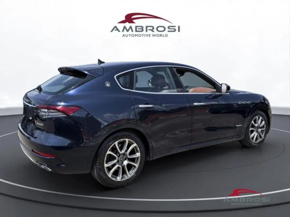 Maserati Levante usata a Perugia (3)