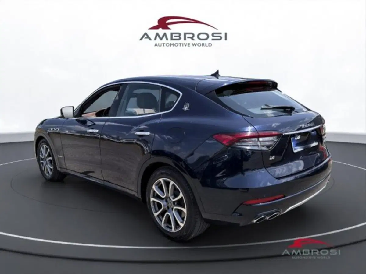 Maserati Levante usata a Perugia (4)