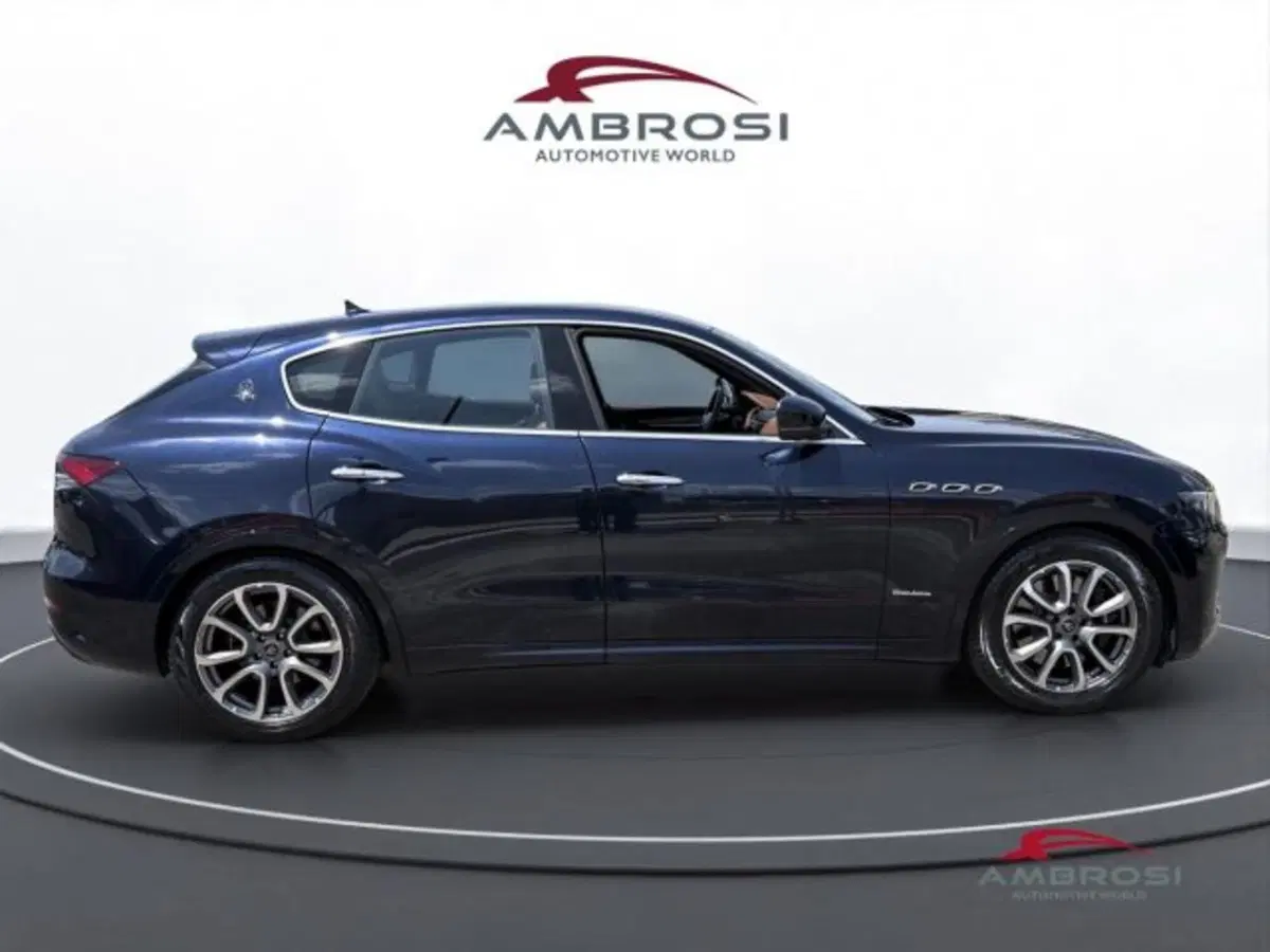 Maserati Levante usata a Perugia (5)