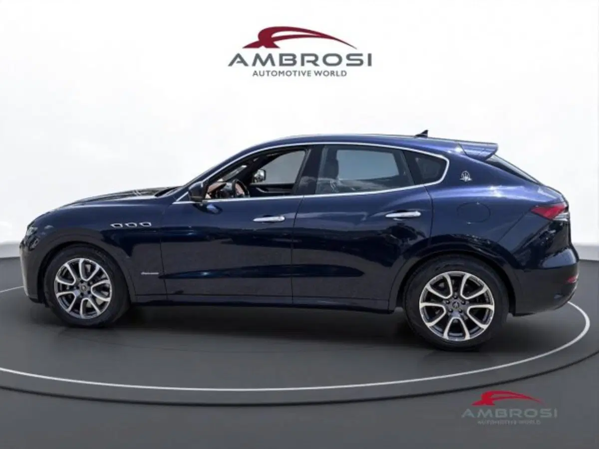 Maserati Levante usata a Perugia (6)