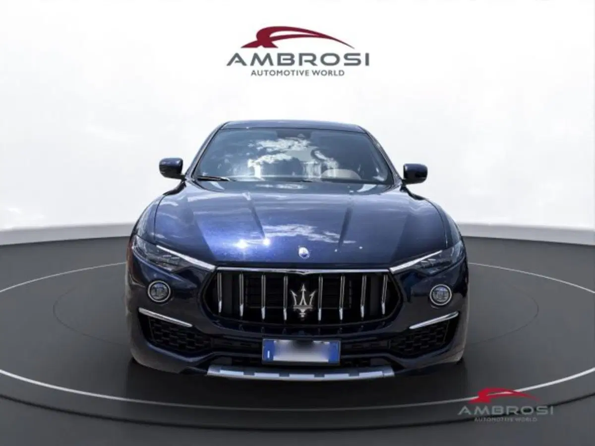 Maserati Levante usata a Perugia (7)