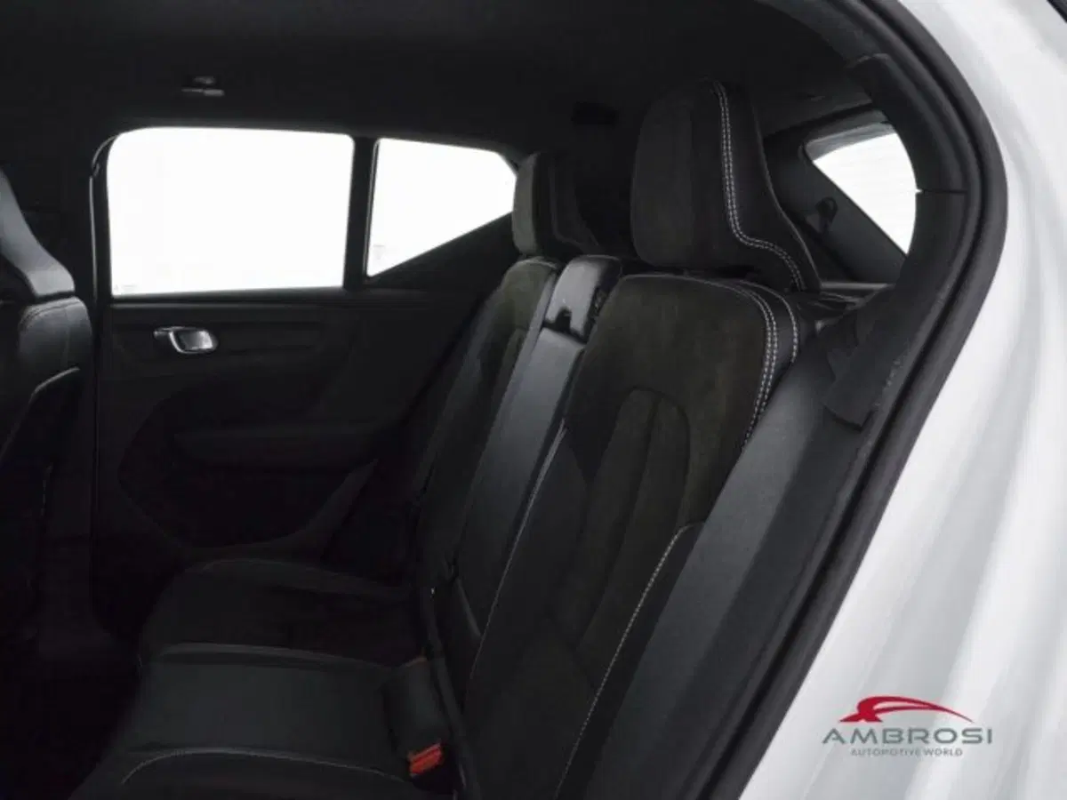 Volvo XC40 usata a Perugia (10)