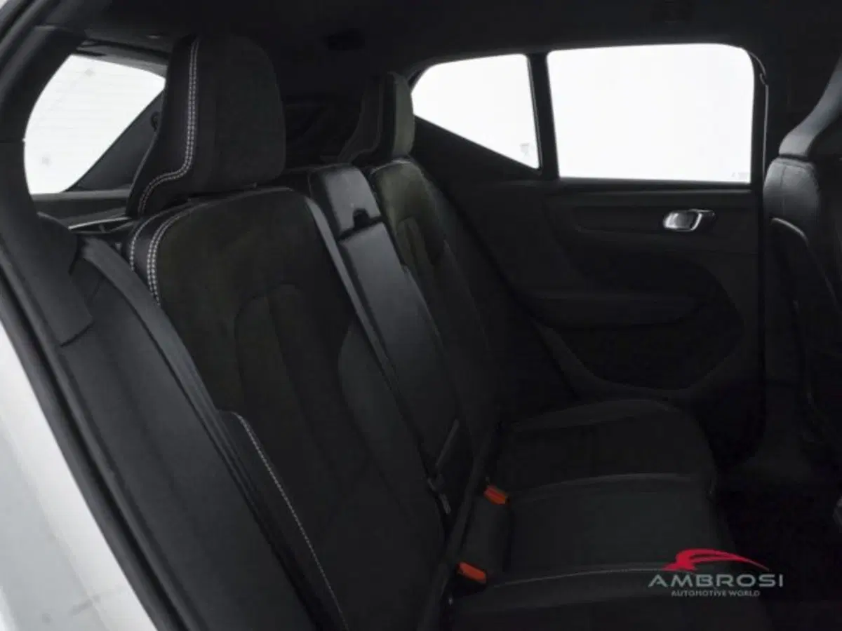 Volvo XC40 usata a Perugia (11)