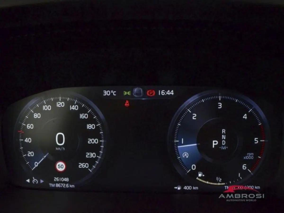 Volvo XC40 usata a Perugia (13)