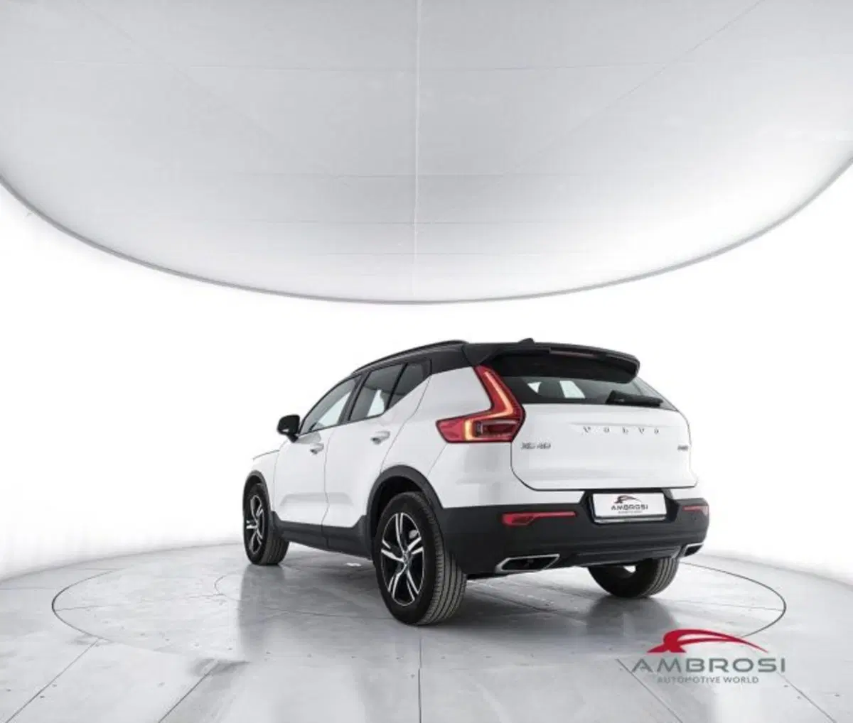 Volvo XC40 usata a Perugia (4)