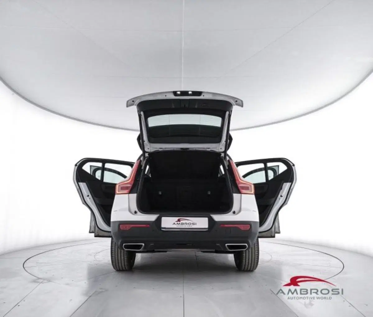 Volvo XC40 usata a Perugia (7)