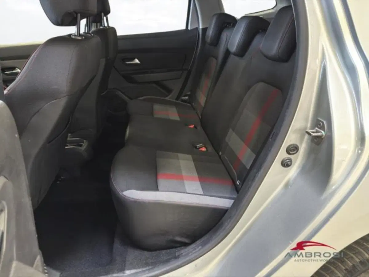 Dacia Duster usata a Perugia (11)