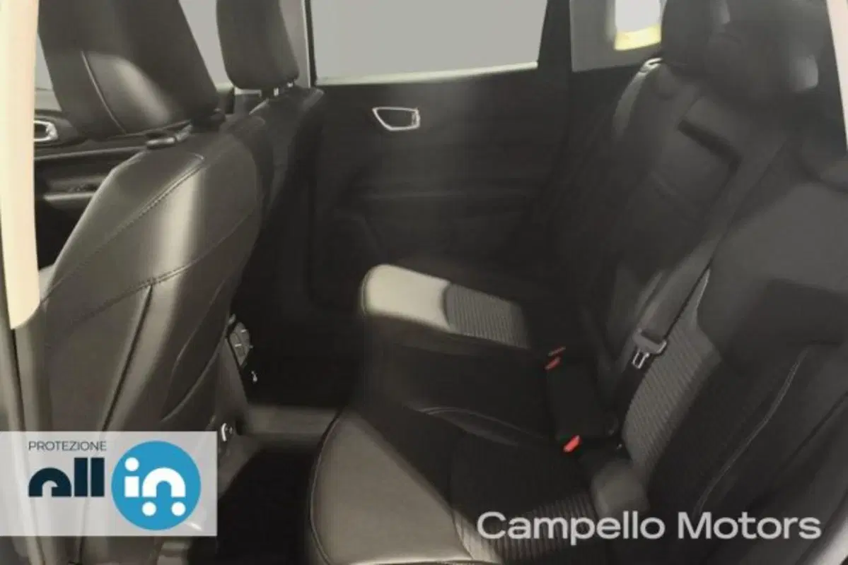 Jeep Compass usata a Venezia (8)