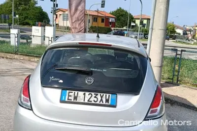 Lancia Ypsilon 1.2 69 CV 5 porte Elefantino del 2014 usata a Venezia
