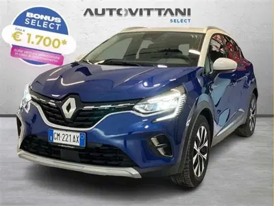 Renault Captur Plug-in Hybrid E-Tech 160 CV Techno del 2023 usata a Como