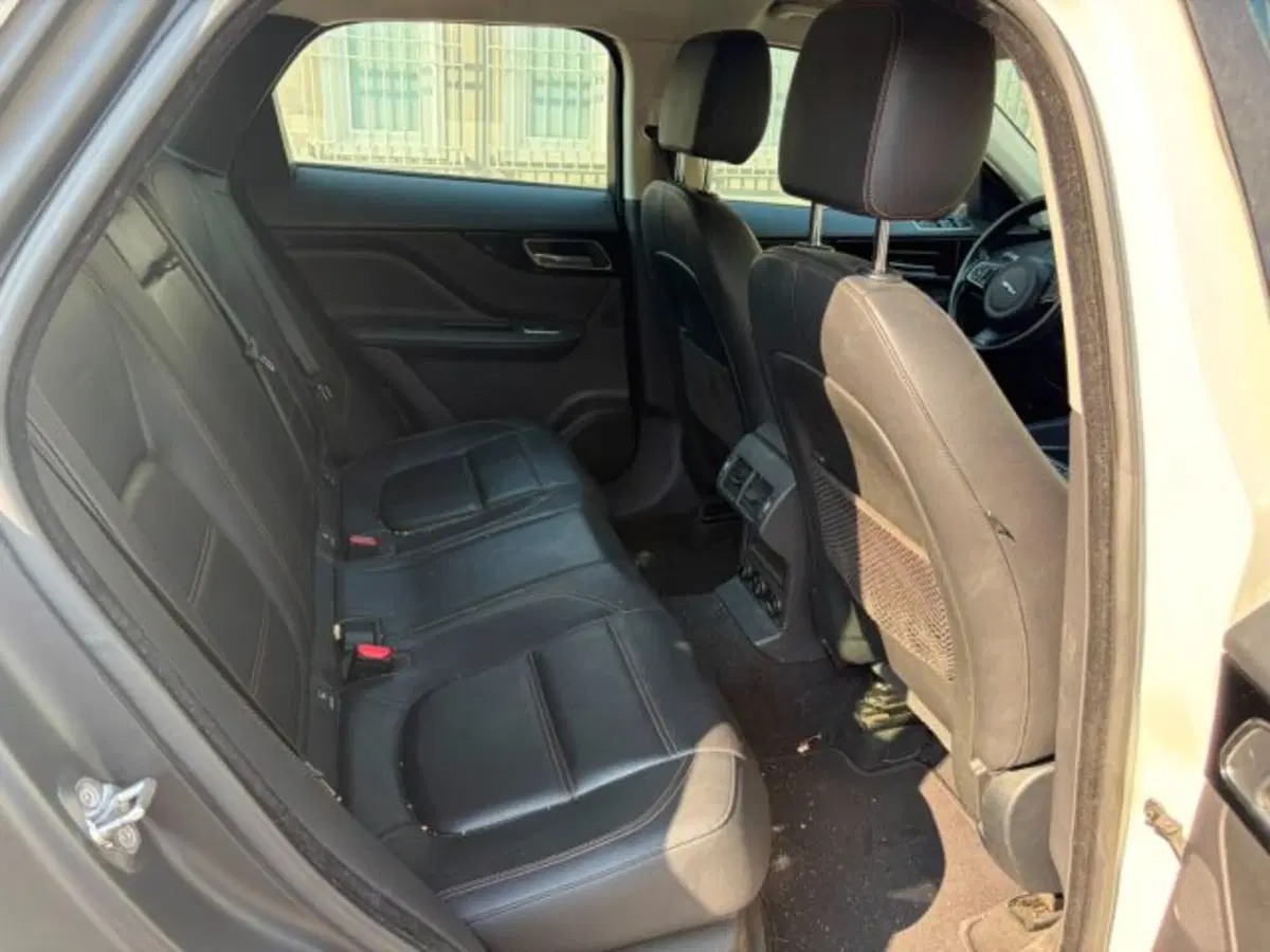 Jaguar F-Pace usata a Modena (12)