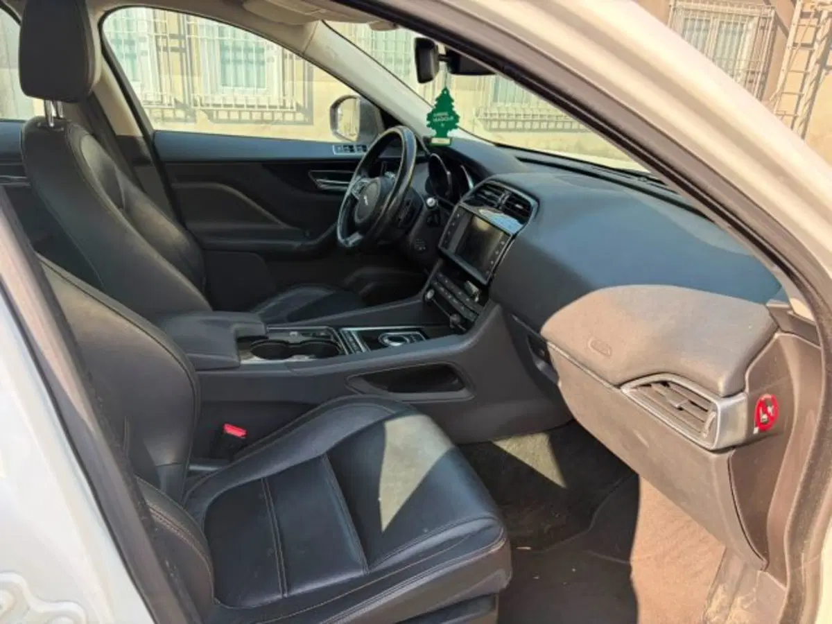 Jaguar F-Pace usata a Modena (13)