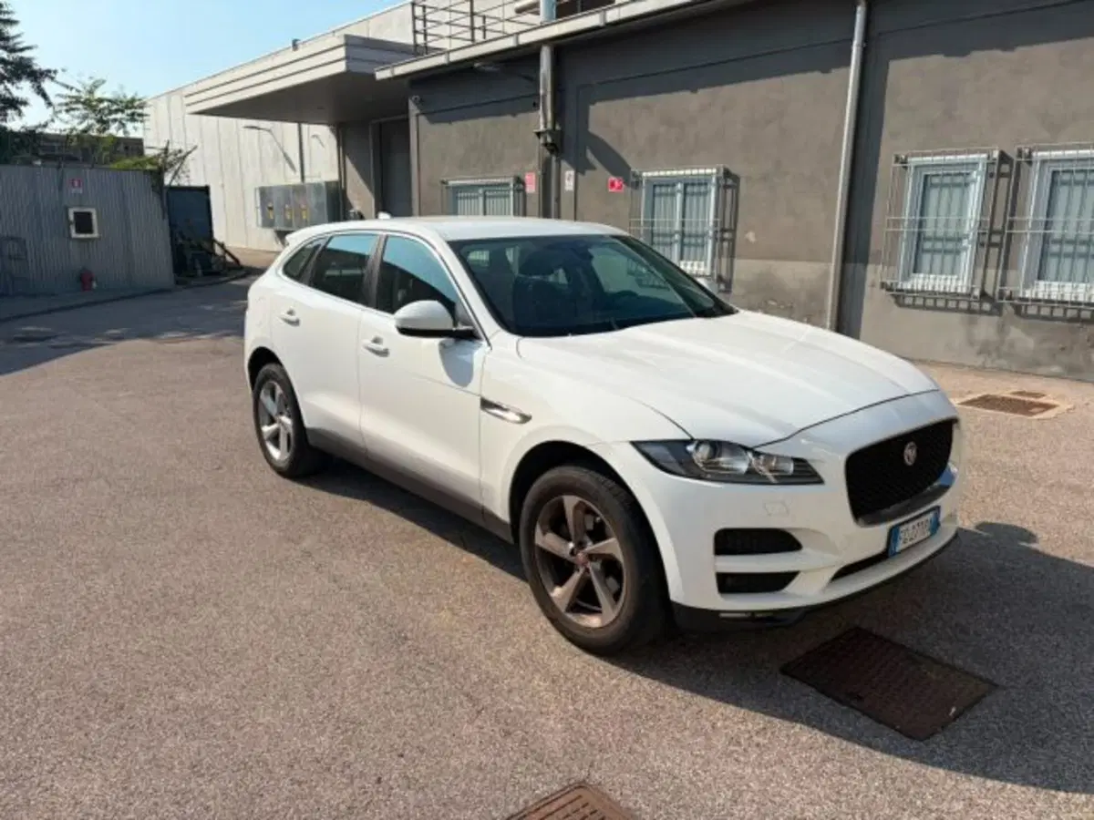 Jaguar F-Pace usata a Modena (3)