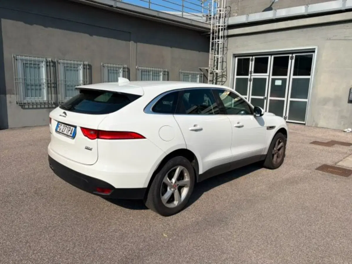 Jaguar F-Pace usata a Modena (4)