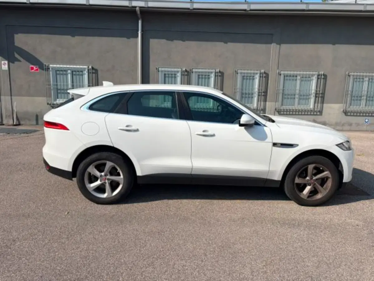 Jaguar F-Pace usata a Modena (6)