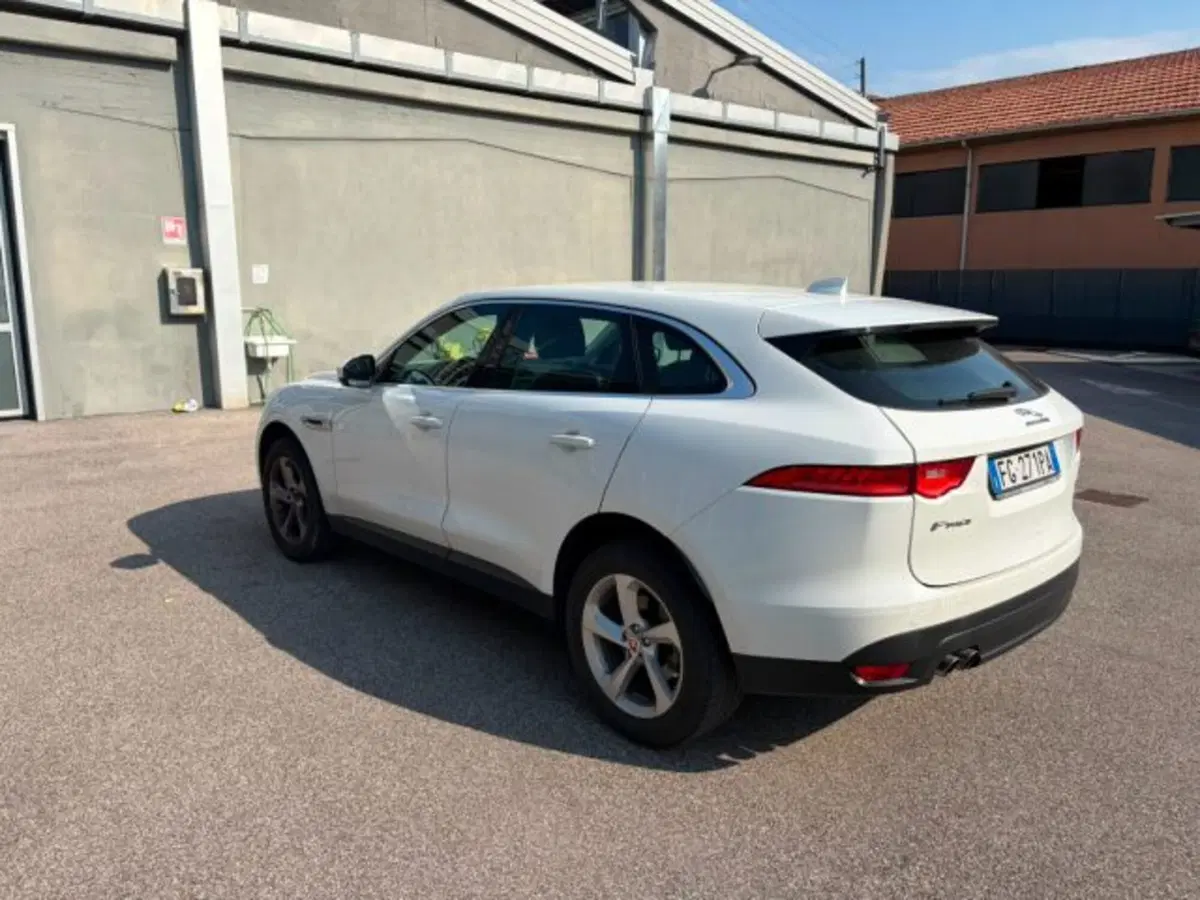 Jaguar F-Pace usata a Modena (8)