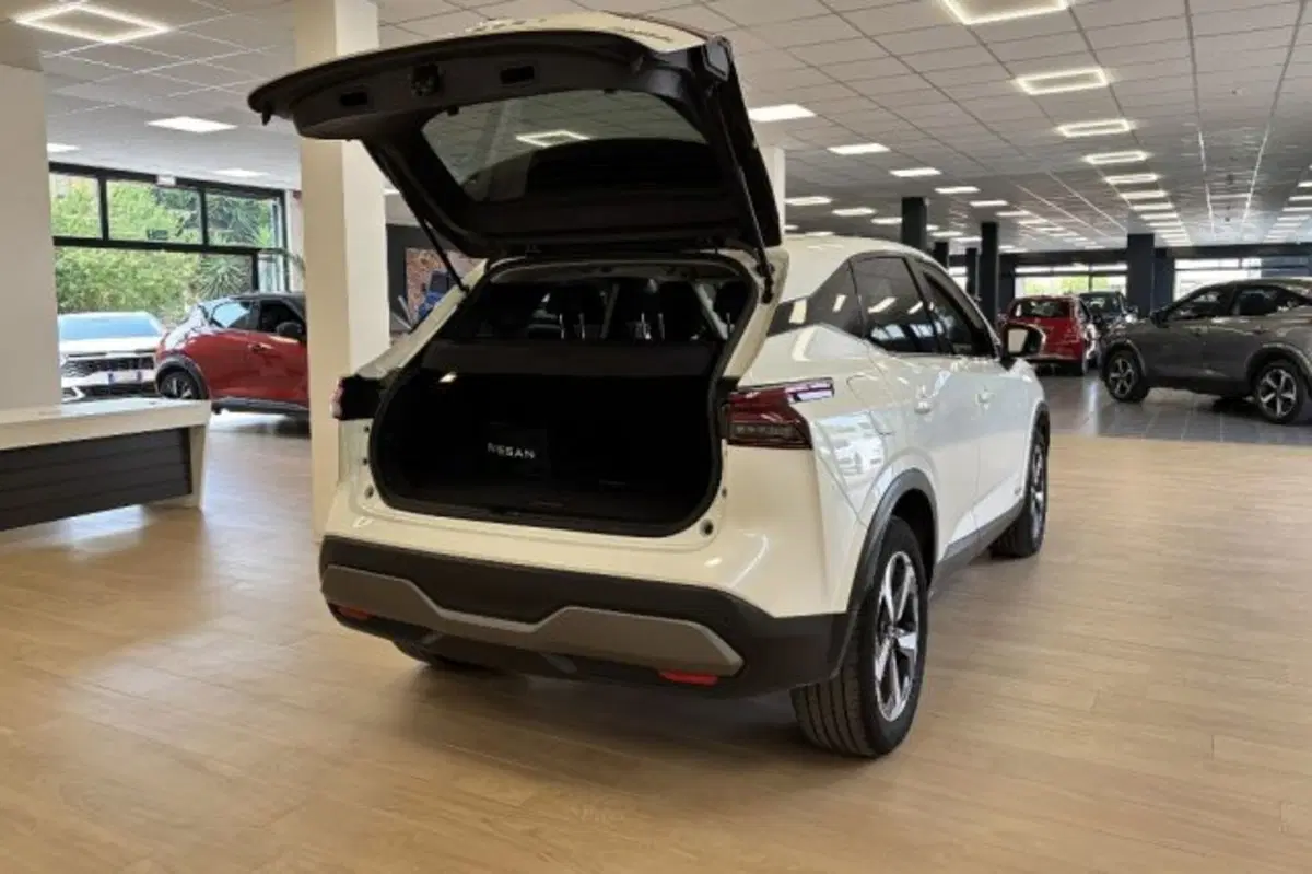 Nissan Qashqai usata a Latina (7)