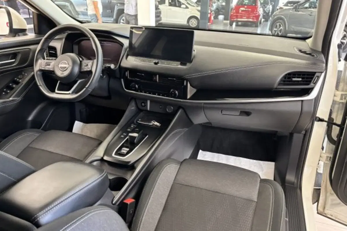 Nissan Qashqai usata a Latina (9)