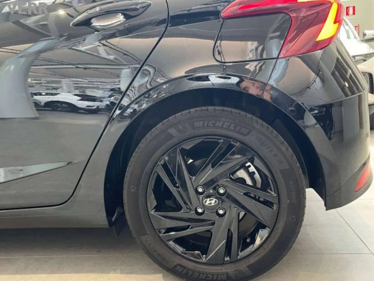 Hyundai i20 usata a Milano (8)