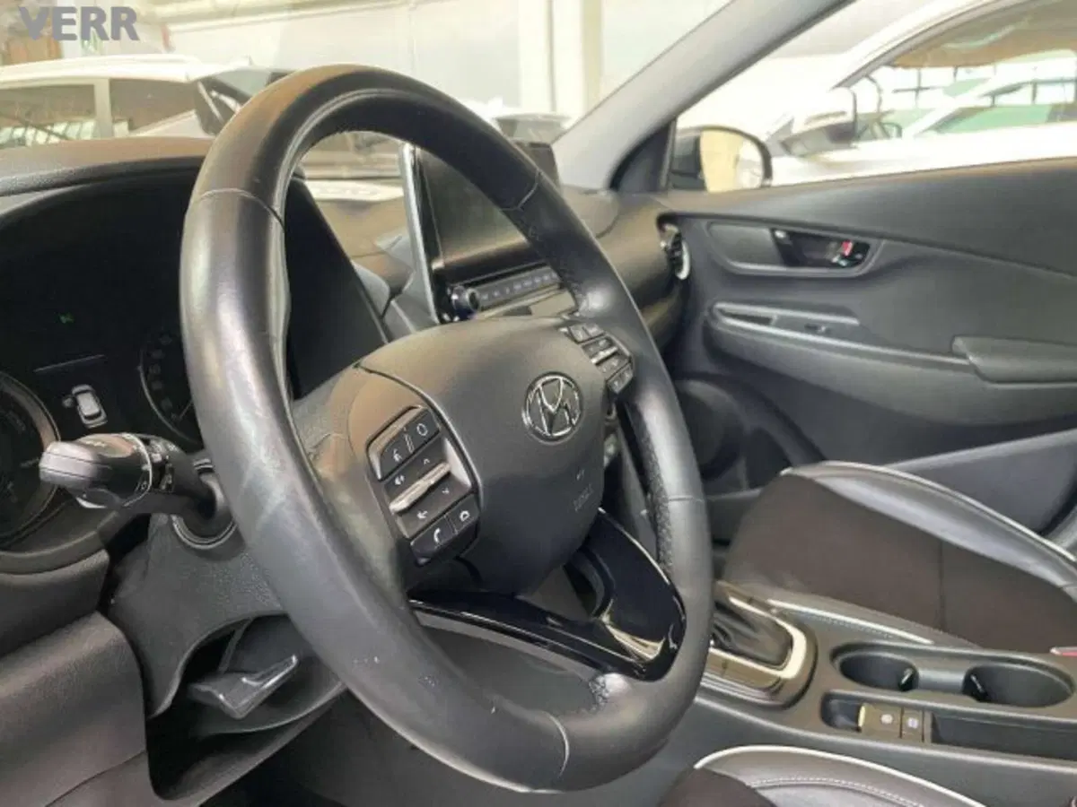 Hyundai Kona usata a Milano (12)