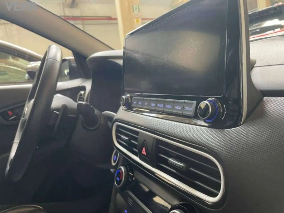 Hyundai Kona usata a Milano (7)
