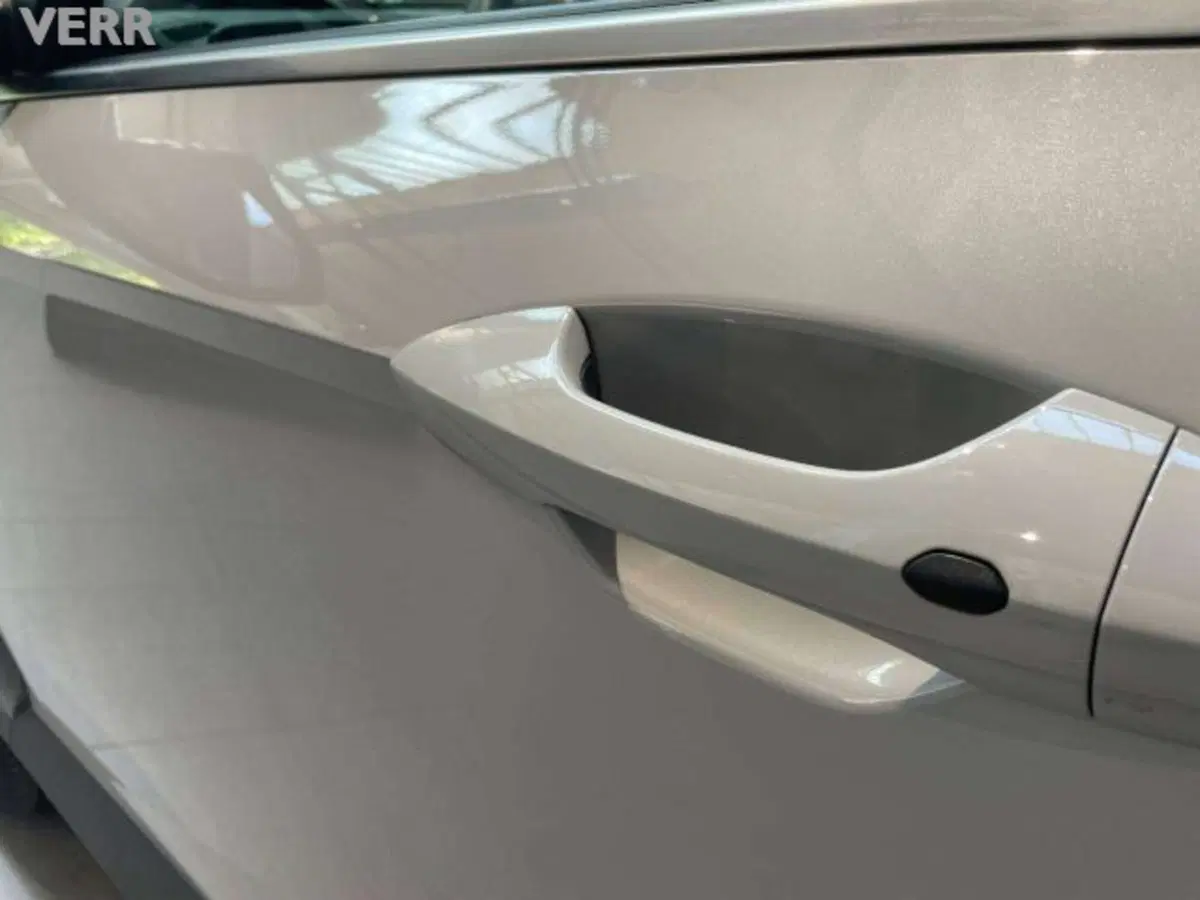 Hyundai Kona usata a Milano (9)
