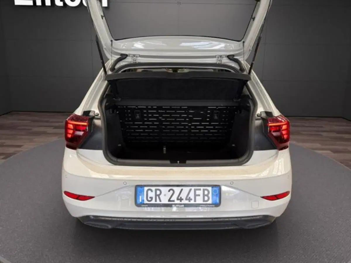 Volkswagen Polo usata a Milano (12)