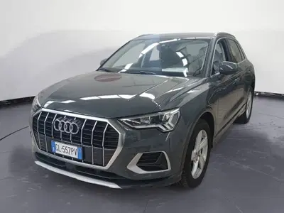 Audi Q3 35 TDI quattro S tronic Business Advanced del 2022 usata a Surbo