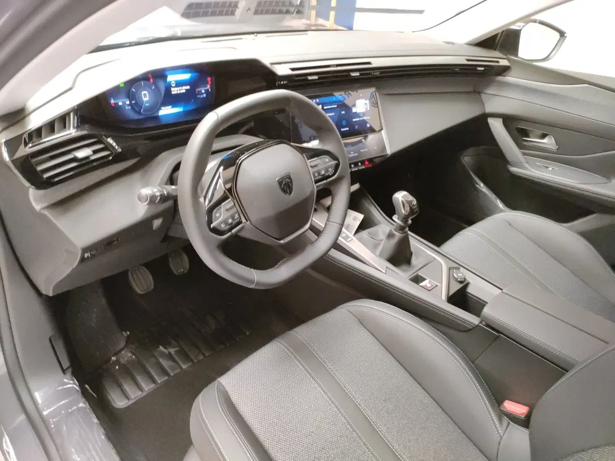 Peugeot 308 SW nuova a Ascoli Piceno (11)