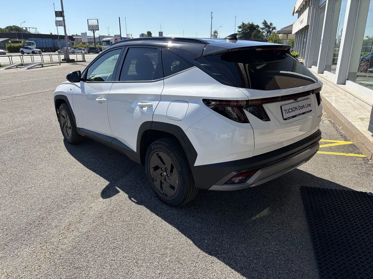 Hyundai Tucson nuova a Vercelli (5)