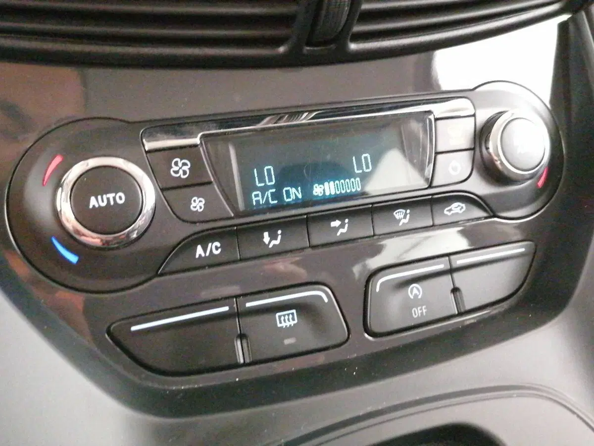 Ford Kuga usata a Roma (13)