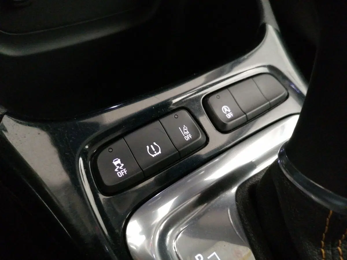 Opel Crossland X usata a Roma (18)