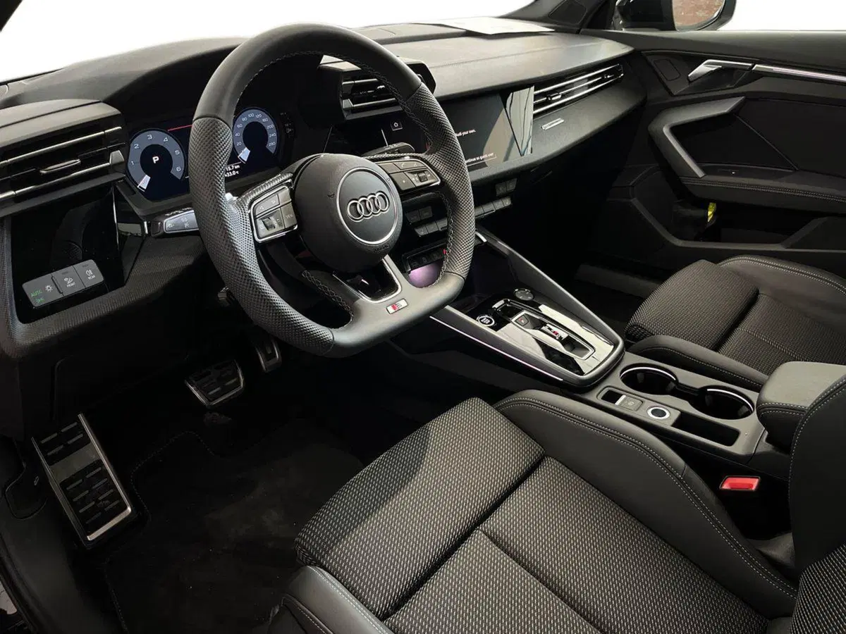 Audi A3 allstreet nuova a Bari (10)