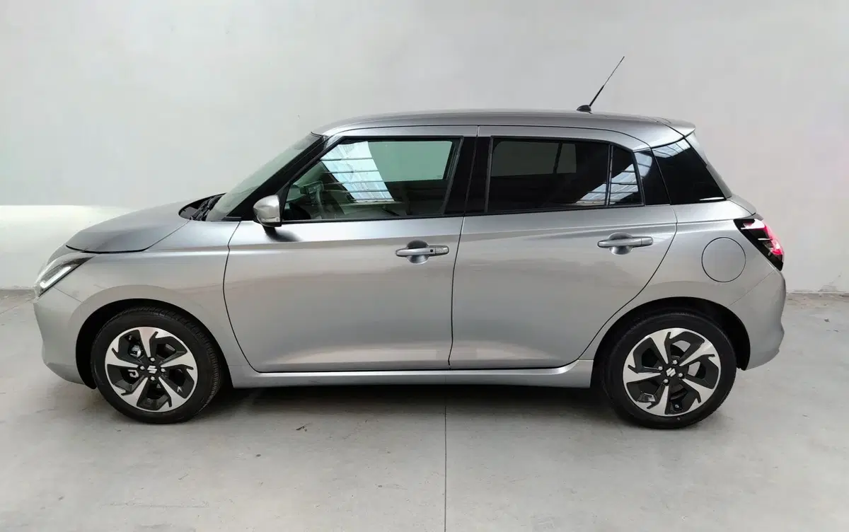 Suzuki Swift nuova a Rovigo (5)