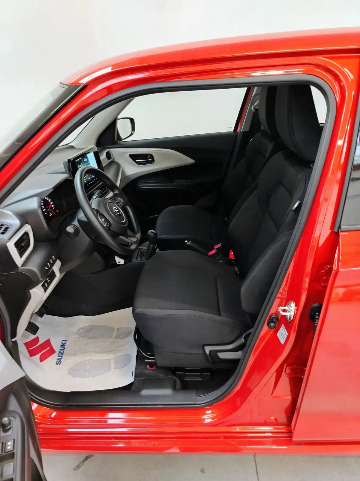 Suzuki Swift nuova a Rovigo (6)
