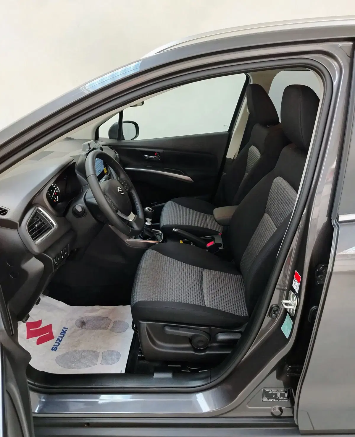 Suzuki S-Cross nuova a Rovigo (6)