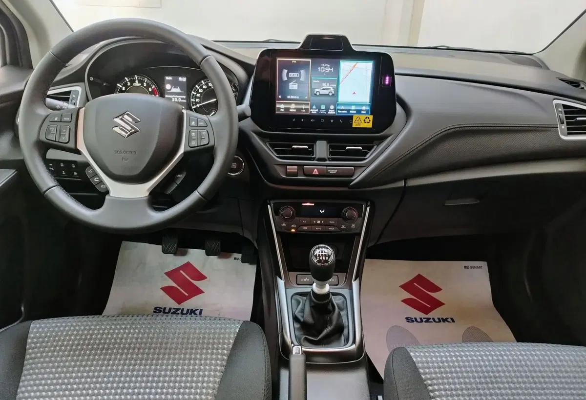 Suzuki S-Cross nuova a Rovigo (8)
