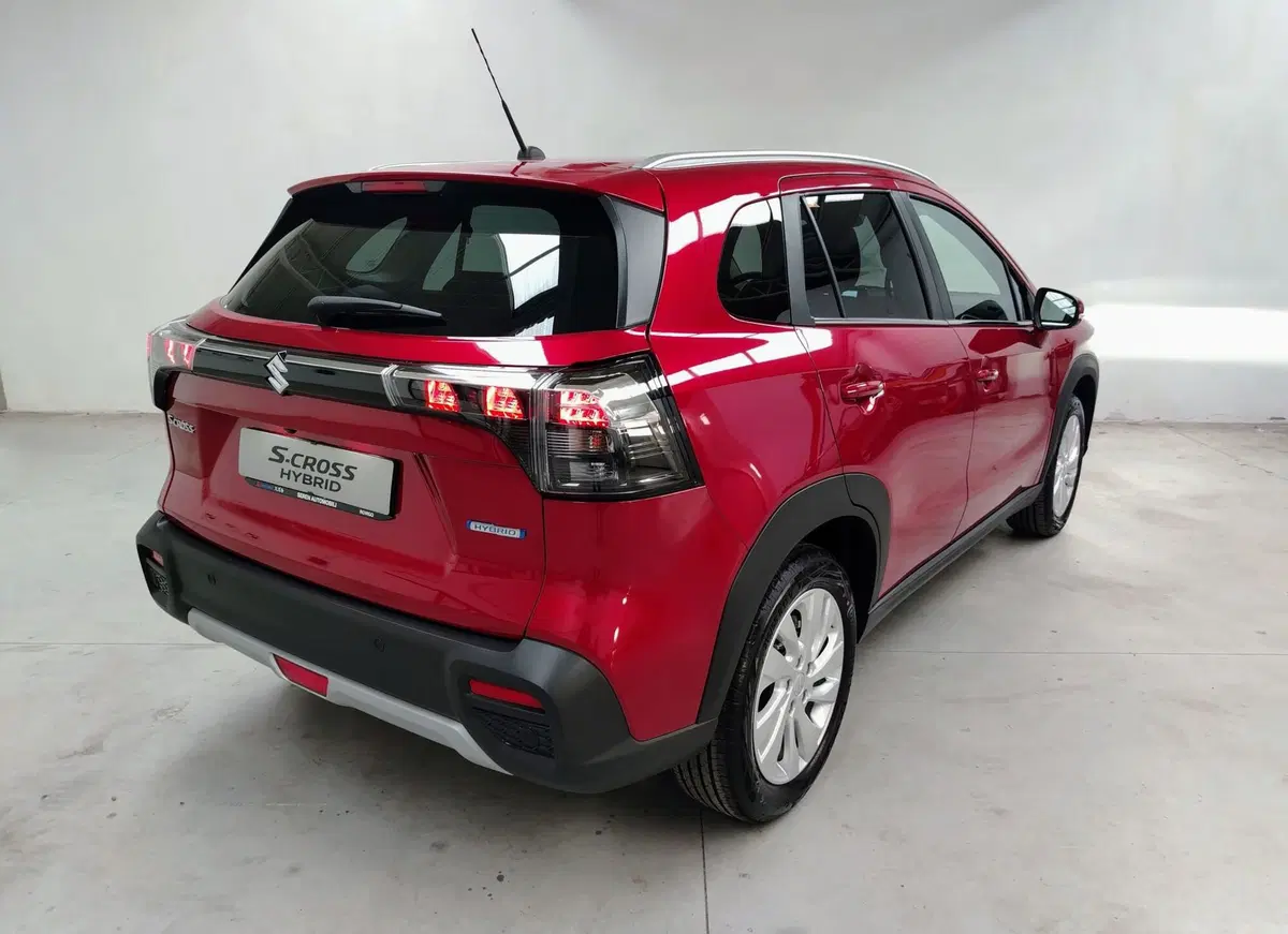 Suzuki S-Cross nuova a Rovigo (13)